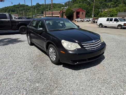 Used 2010 Chrysler Sebring Touring FWD image 6