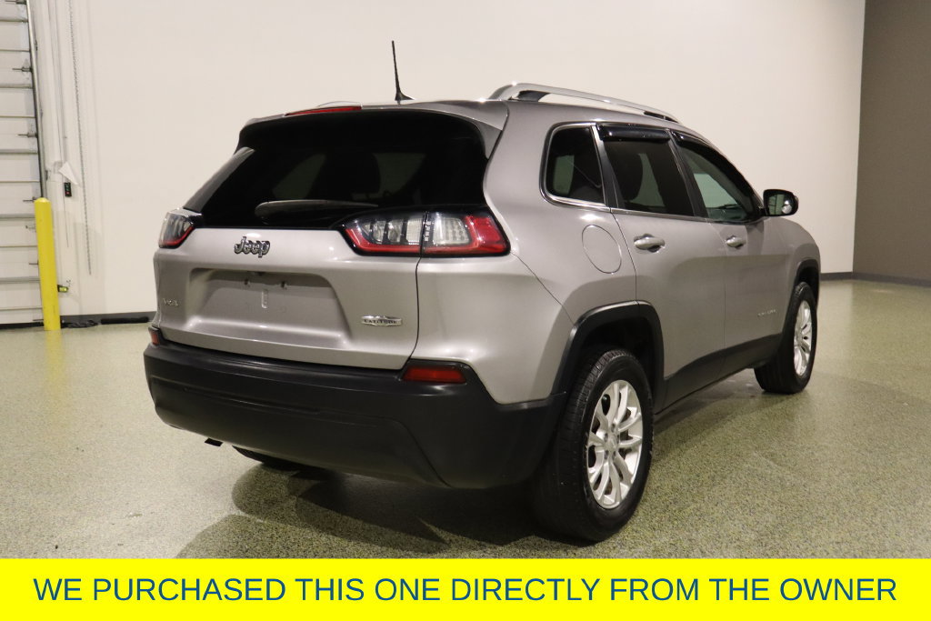 Used 2019 Jeep Cherokee Latitude w/ Cold Weather Group AWD/4WD image 10
