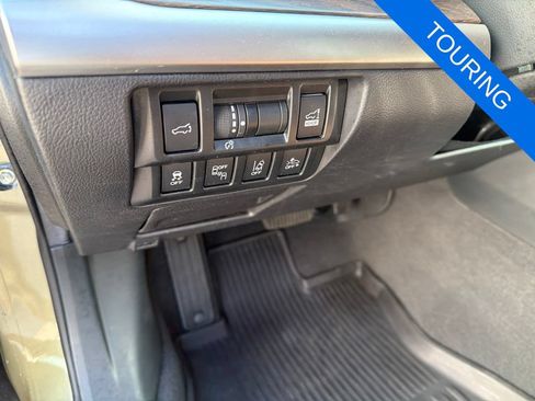 Used 2019 Subaru Outback 2.5i Touring w/ Popular Package #3A AWD/4WD image 11