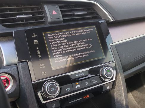 Used 2017 Honda Civic Touring image 18