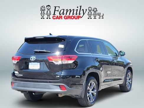 Certified 2018 Toyota Highlander Plus FWD image 4