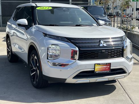 Used 2024 Mitsubishi Outlander SE FWD image 9