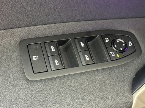 Certified 2024 BMW iX xDrive50 w/ Sport Package AWD/4WD image 14