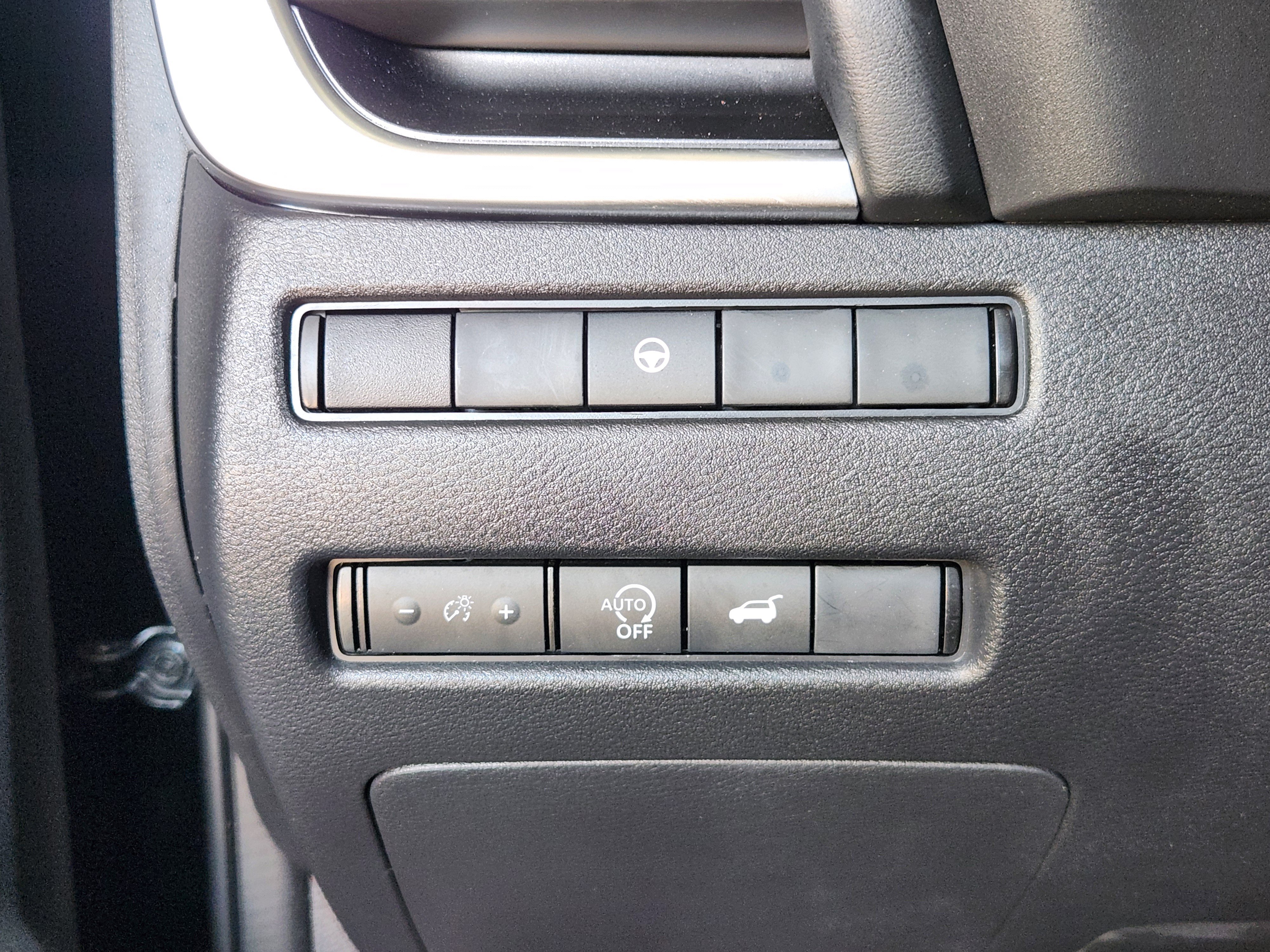 Used 2024 Nissan Rogue SV AWD/4WD image 20