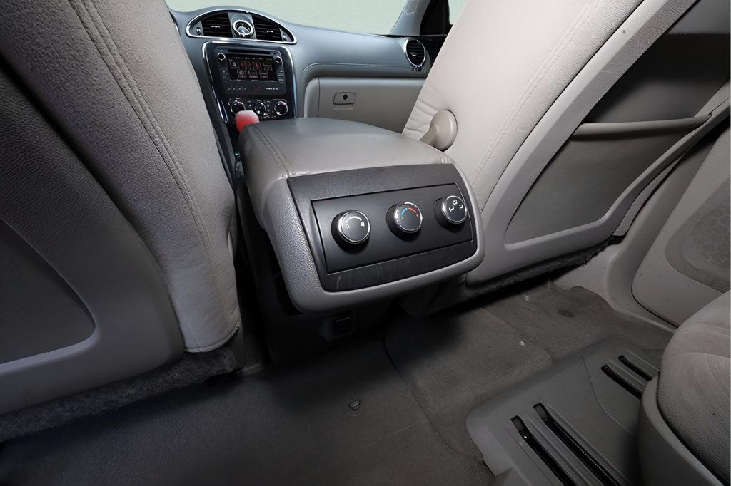 Used 2015 Buick Enclave Convenience FWD image 16