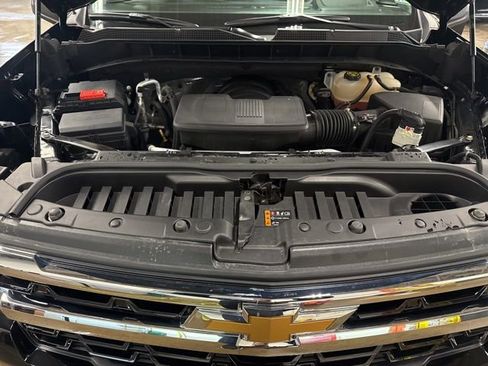 Used 2024 Chevrolet Silverado 1500 LT AWD/4WD image 28