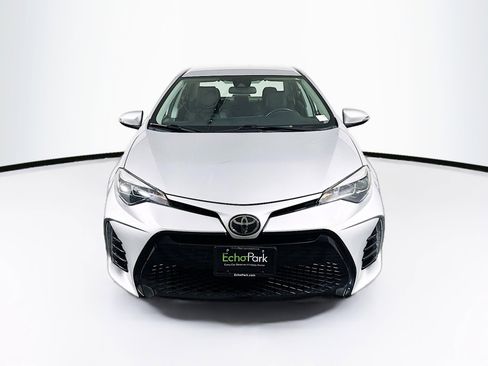 Used 2017 Toyota Corolla SE image 2