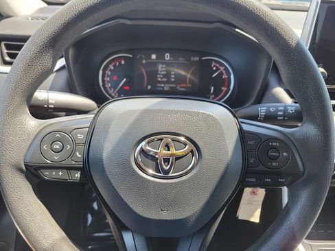 Used 2025 Toyota RAV4 LE AWD/4WD image 18