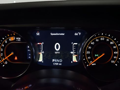 Used 2023 Jeep Wrangler Unlimited Sahara AWD/4WD image 18