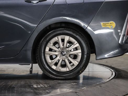 Certified 2022 Toyota Prius Prime LE FWD image 11