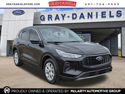 Used 2023 Ford Escape Active w/ Tech Pack #2 image 1