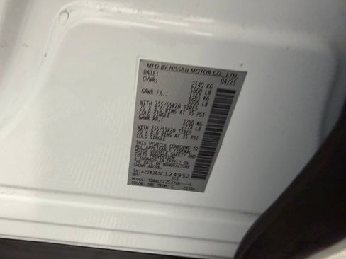 Used 2025 Nissan Murano SV FWD image 36