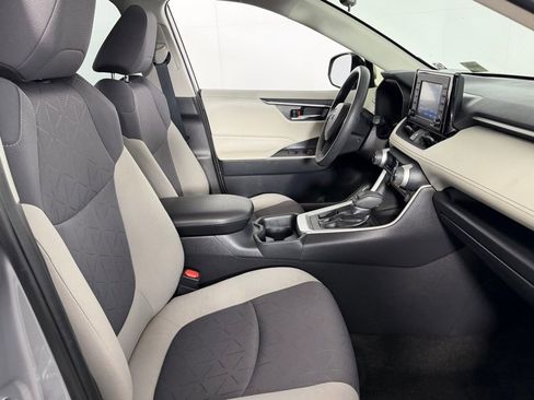 Used 2020 Toyota RAV4 XLE w/ Convenience Package image 31