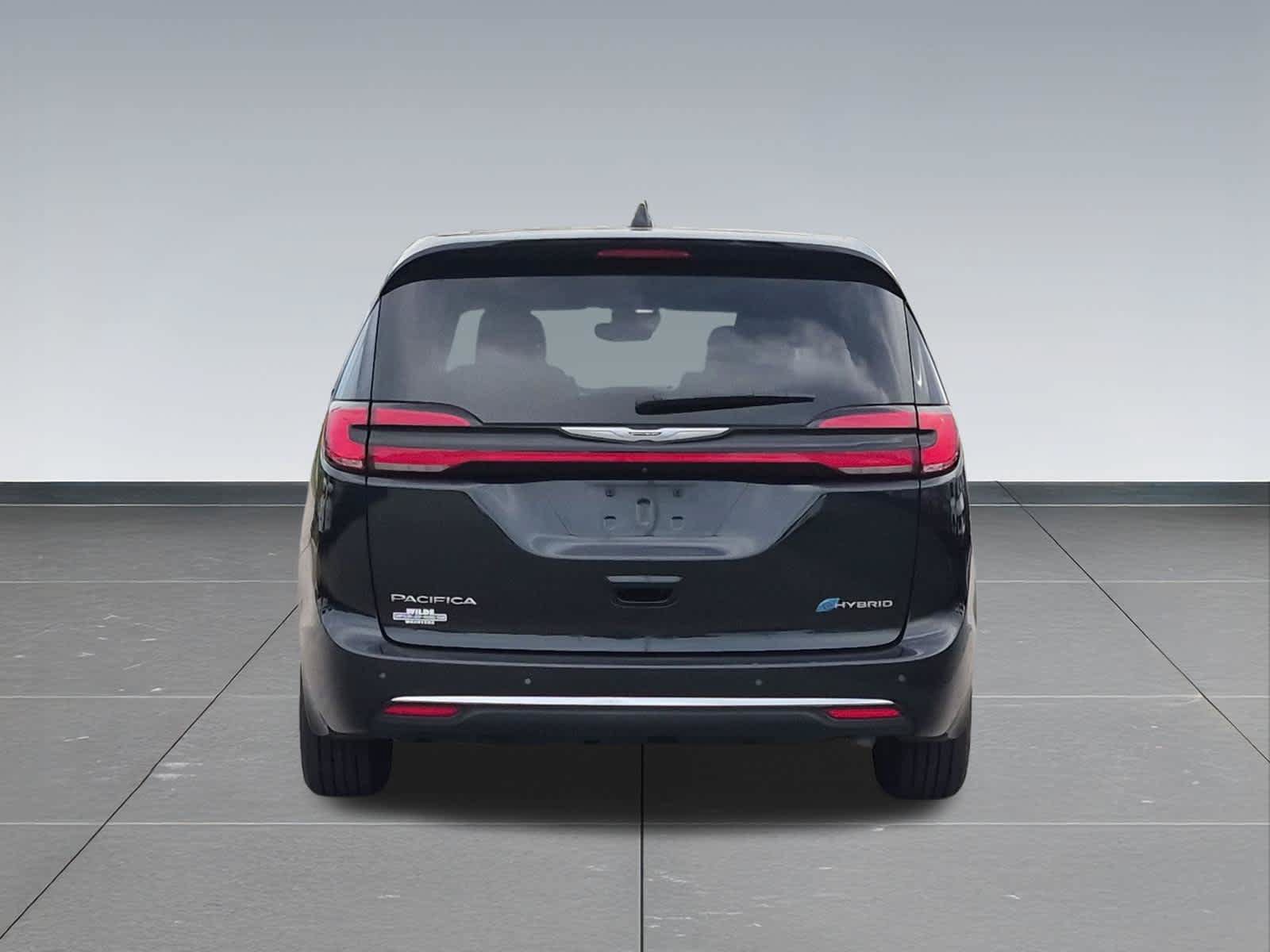 Used 2024 Chrysler Pacifica Limited FWD image 5