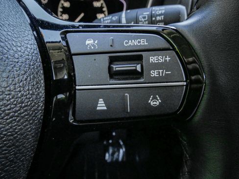 Used 2025 Honda Pilot EX-L image 19