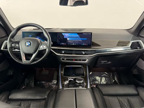 Used 2025 BMW X5 xDrive50e AWD/4WD image 11