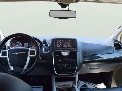 Used 2015 Chrysler Town & Country Touring-L w/ Trailer Tow Group image 25