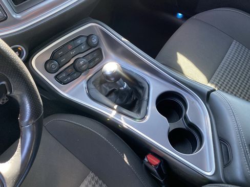 Used 2019 Dodge Challenger R/T image 32