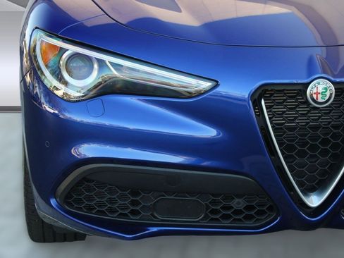 Used 2022 Alfa Romeo Stelvio Ti image 11