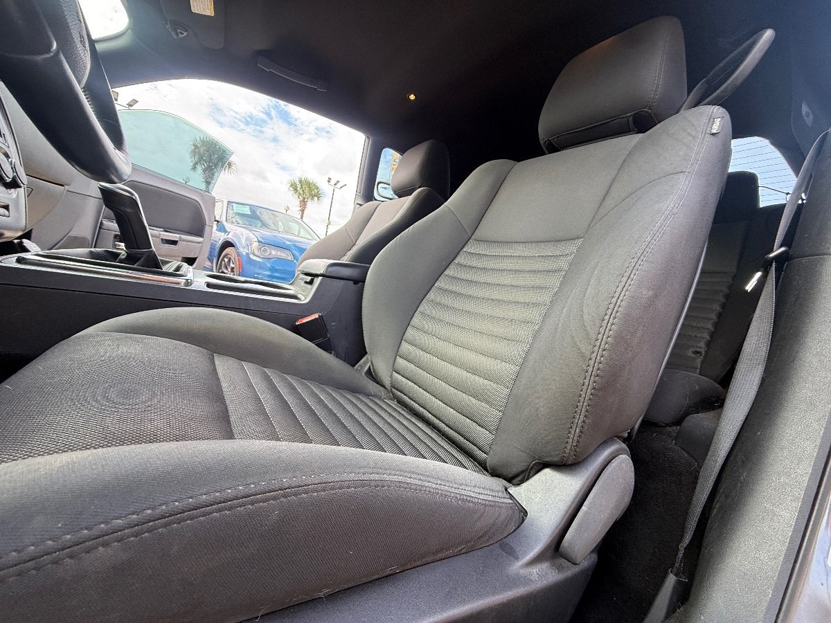 Used 2014 Dodge Challenger R/T RWD image 20