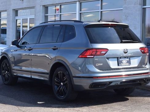 Used 2022 Volkswagen Tiguan SE R-Line FWD image 9