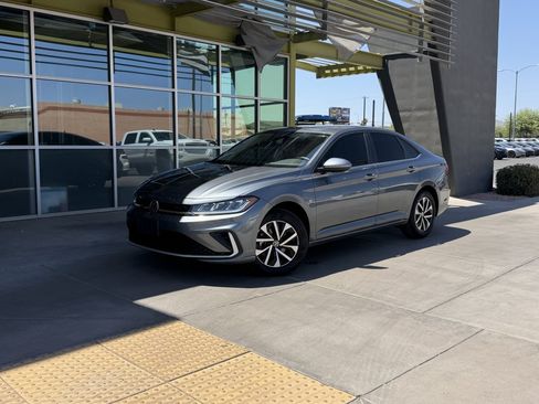 Used 2025 Volkswagen Jetta S FWD image 1