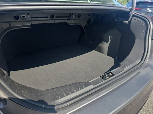 Used 2014 Ford Focus SE FWD image 12