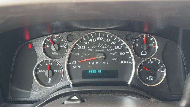 Used 2025 Chevrolet Express 2500 w/ Driver Convenience Package RWD image 15