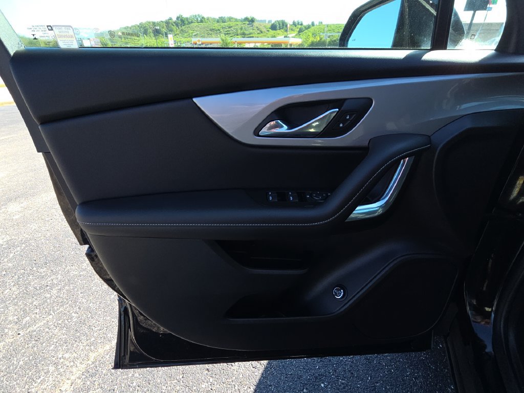 Used 2024 Chevrolet Blazer LT w/ Convenience Package FWD image 12