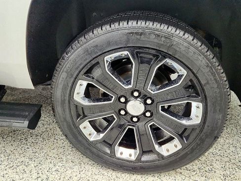 Used 2020 Cadillac Escalade Platinum image 9