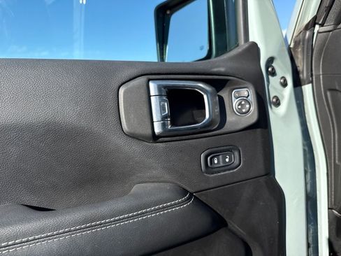 Used 2023 Jeep Wrangler Unlimited Sahara w/ Cold Weather Group image 16