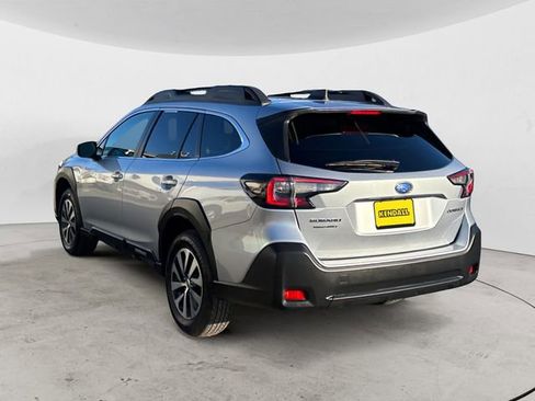 Certified 2025 Subaru Outback Premium image 3