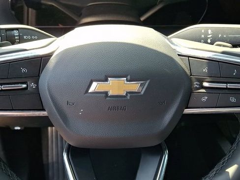 Used 2025 Chevrolet Equinox LT AWD/4WD image 30