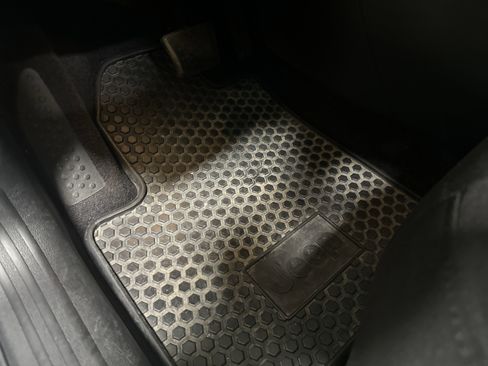 Used 2016 Jeep Cherokee 75th Anniversary image 17