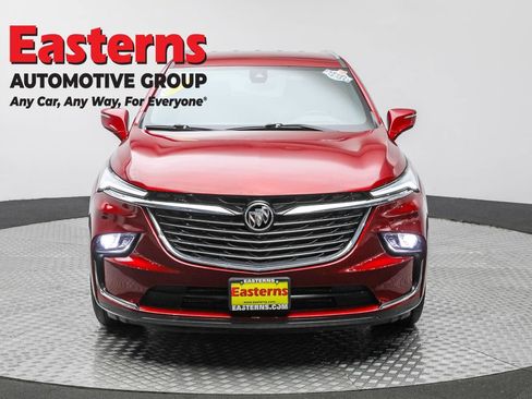 Used 2024 Buick Enclave Premium image 2