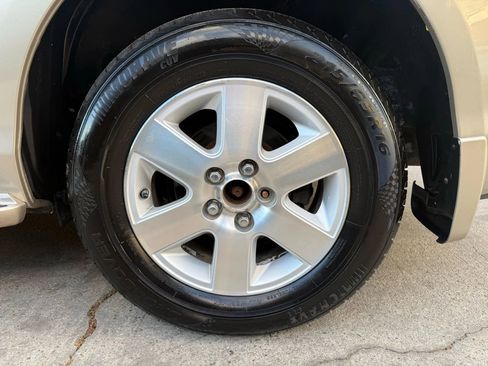 Used 2004 Toyota Sienna XLE Limited image 25