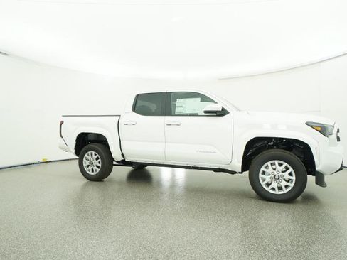 New 2026 Toyota Tacoma SR5 image 28