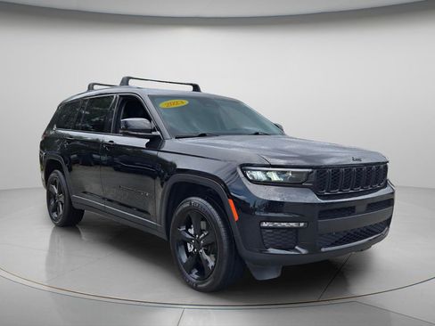 Used 2023 Jeep Grand Cherokee L Limited w/ Black Appearance Package RWD image 8