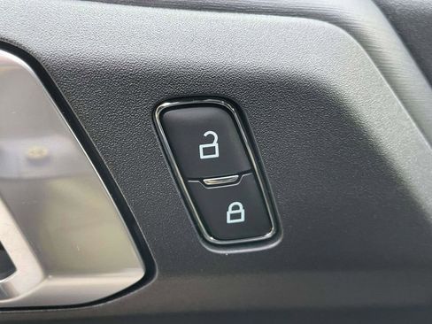 New 2025 Ford Bronco Badlands image 16