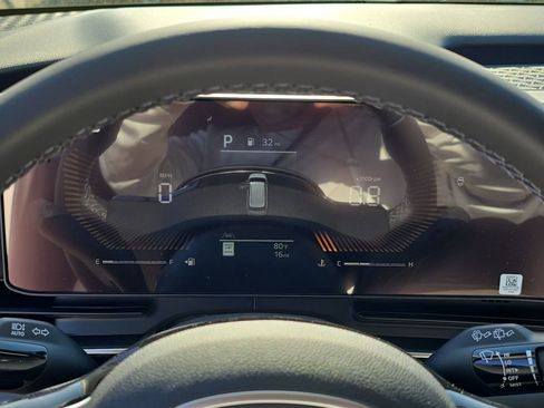 New 2026 Kia Carnival FWD image 32