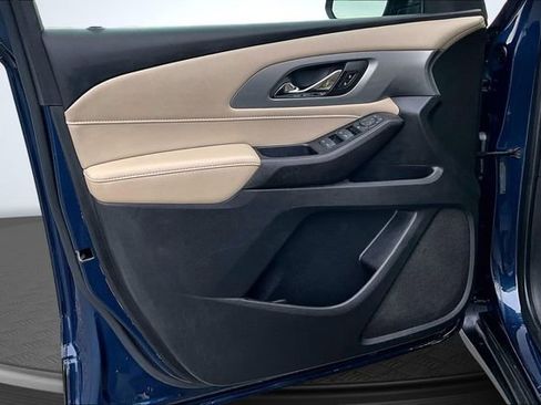 Used 2022 Chevrolet Traverse LS image 19