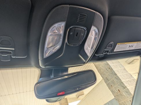 Used 2025 Jeep Compass Trailhawk AWD/4WD image 29