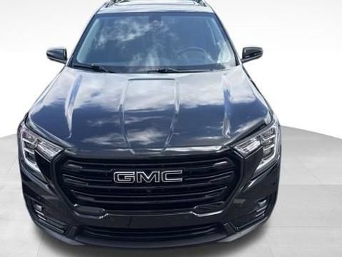 Used 2023 GMC Terrain SLT w/ Tech Package FWD image 7