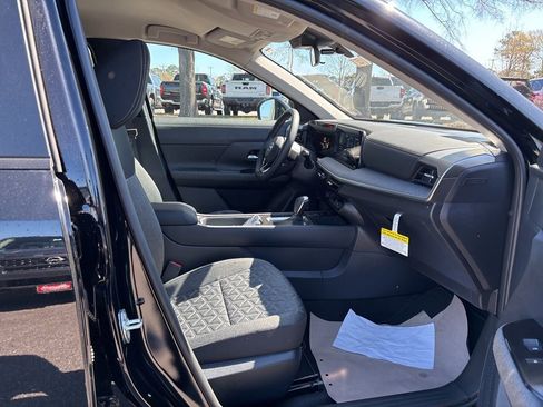 New 2026 Nissan Kicks SV w/ Cold Weather Package image 18