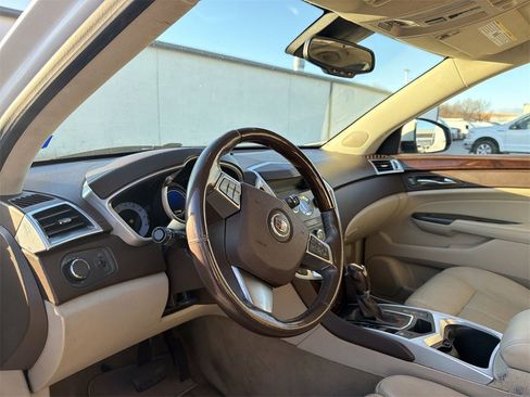 Used 2012 Cadillac SRX Luxury image 7