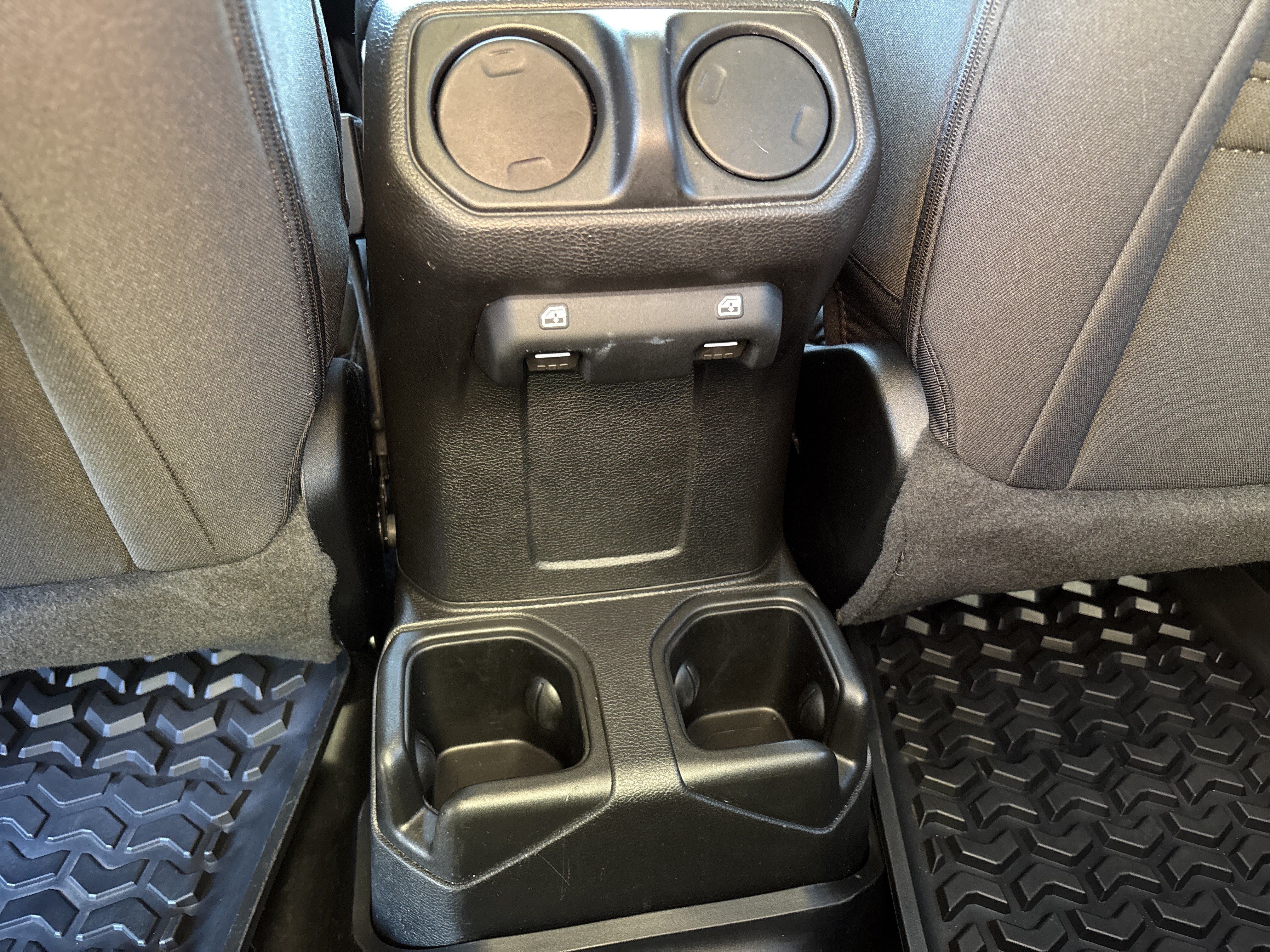 Used 2022 Jeep Gladiator Sport AWD/4WD image 19