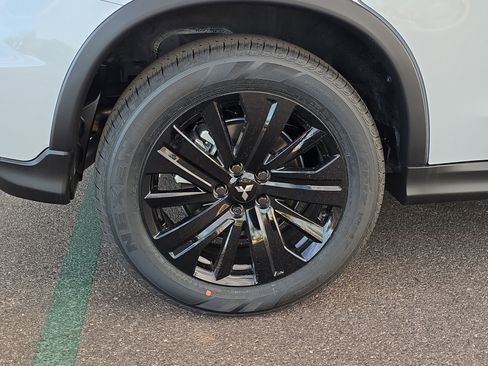 New 2026 Mitsubishi Outlander Sport LE AWD/4WD image 8