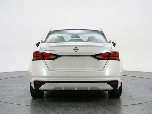 Used 2025 Nissan Altima 2.5 SV image 7