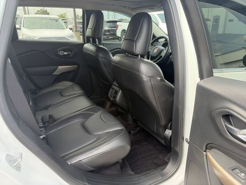 Used 2018 Jeep Cherokee Limited AWD/4WD image 21