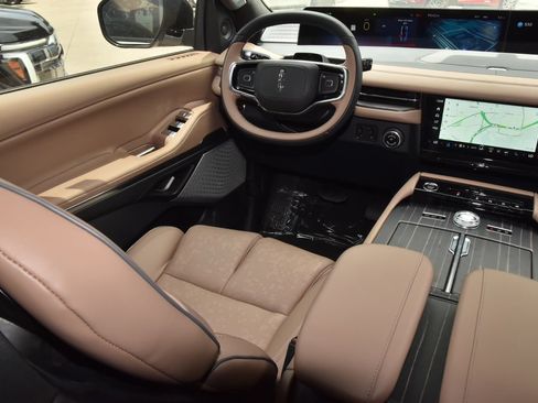 New 2026 Lincoln Navigator L Black Label AWD/4WD image 16
